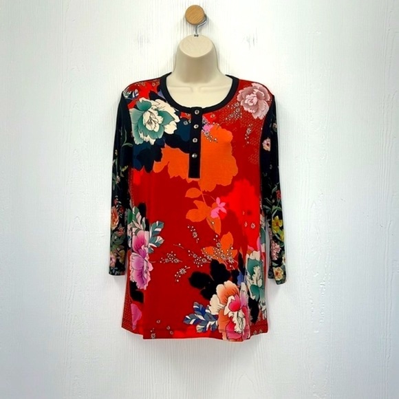 Johnny Was - NWT Tura Multi Colored Floral Lightweight Henley 3/4 Sleeves SZ XS - Picture 2 of 15